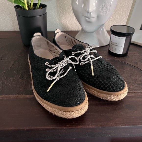 Cole Haan navy boat shoe - Picture 2 of 7